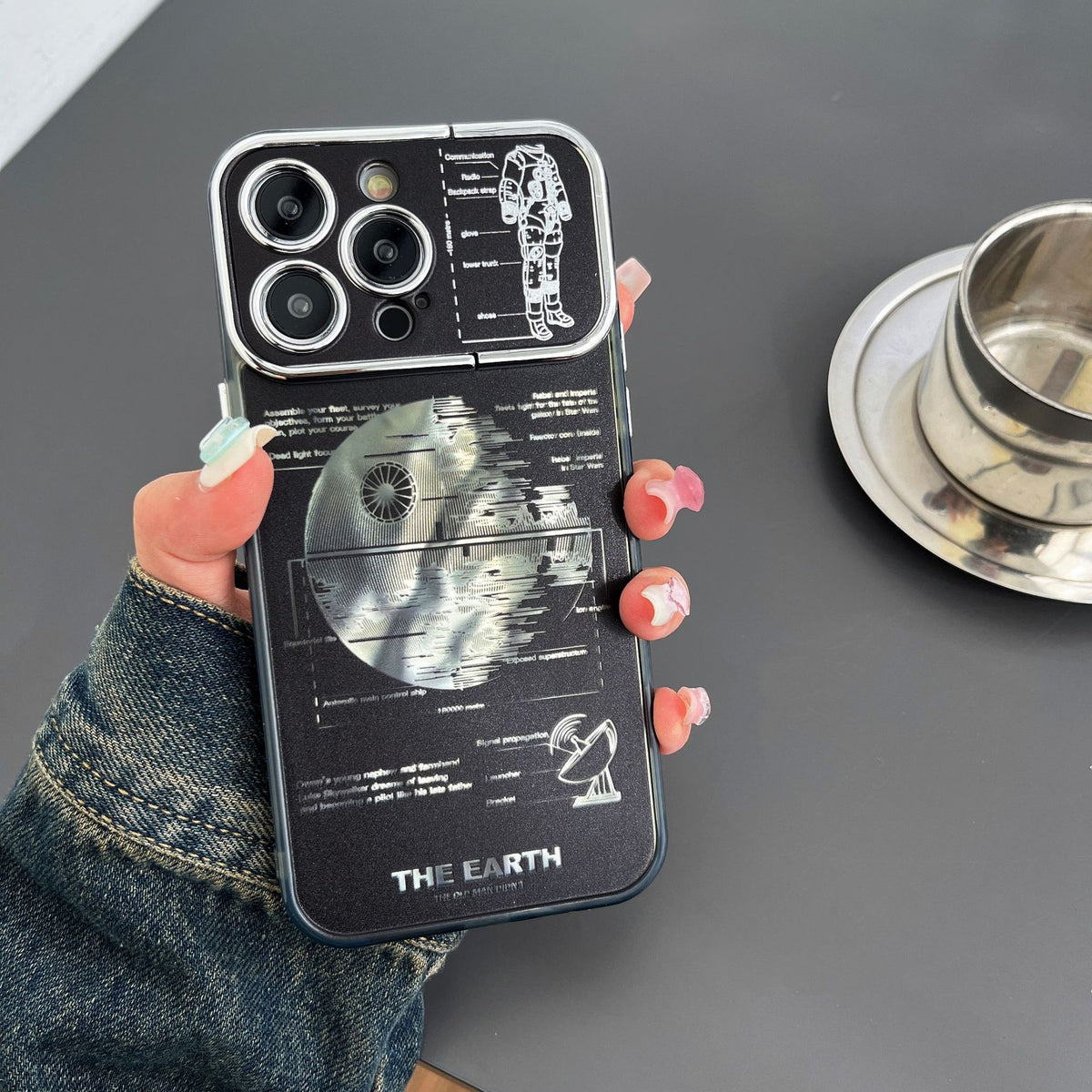 Planète métallique de boîtier de téléphone à supports plissés