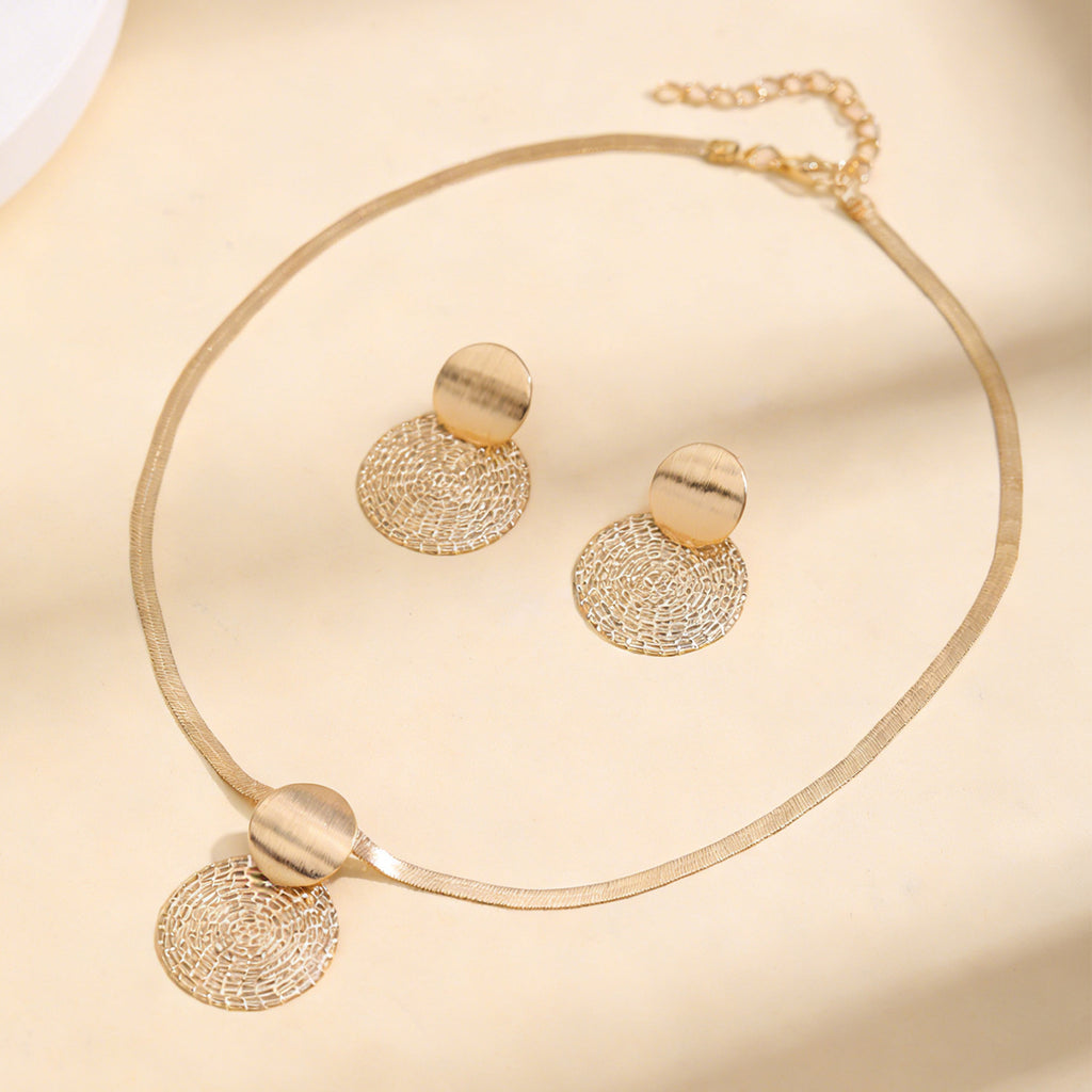 Ensemble de boucles d'oreilles et de colliers d'oreilles à chaîne de serpents plats