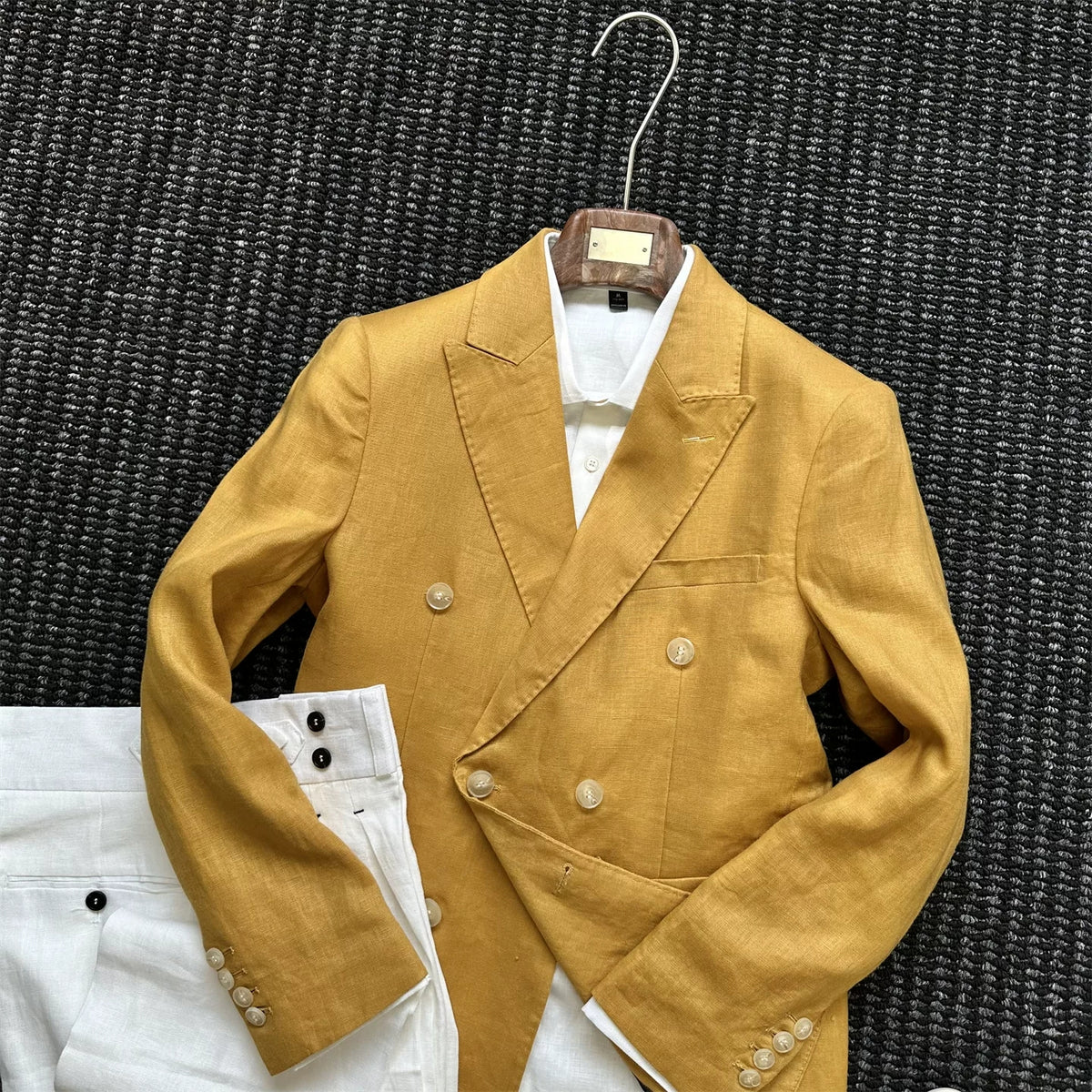 Slim-fit semi-linen casual suit in British style