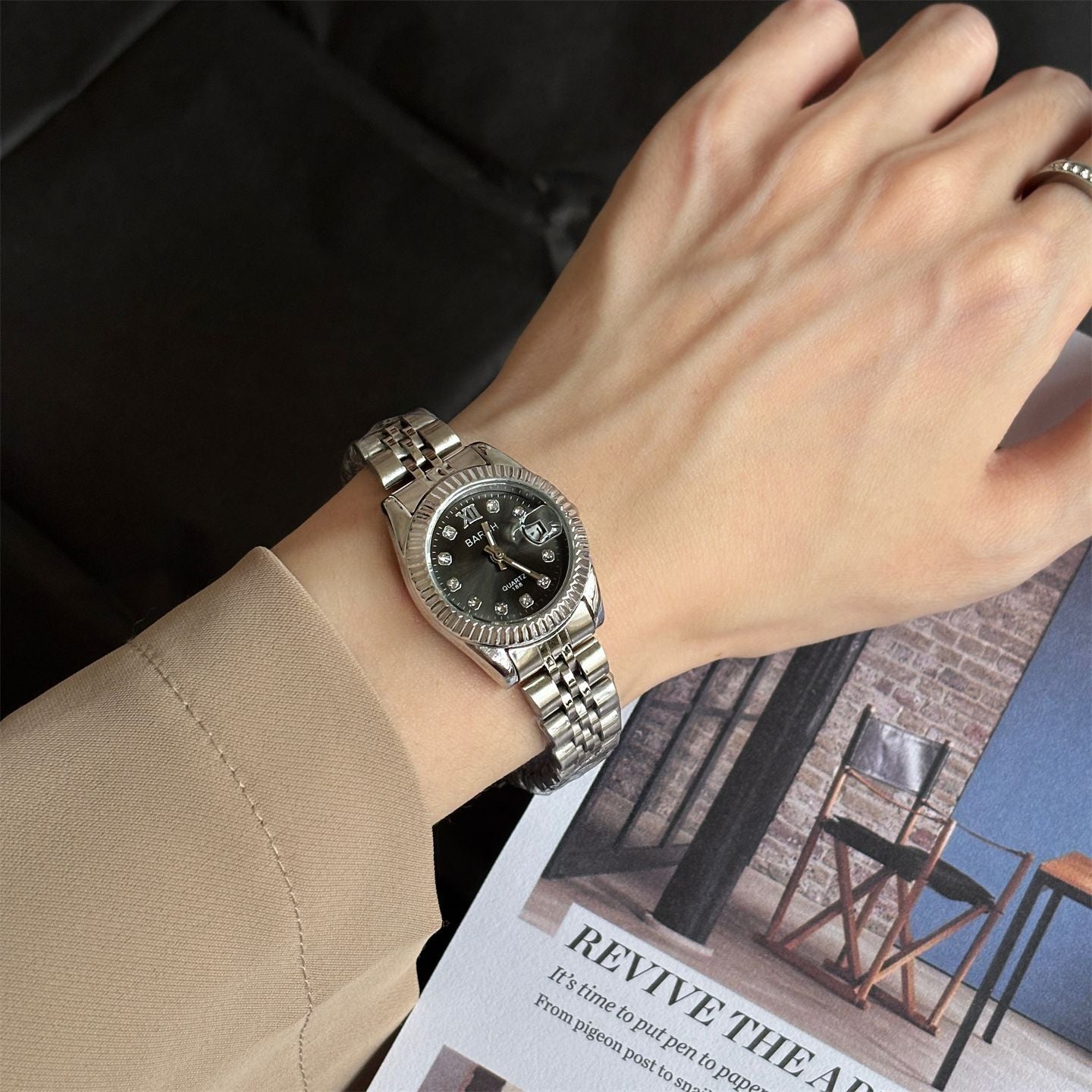 Casual Et pourtant sophistiqué Rond Diamant-face montre