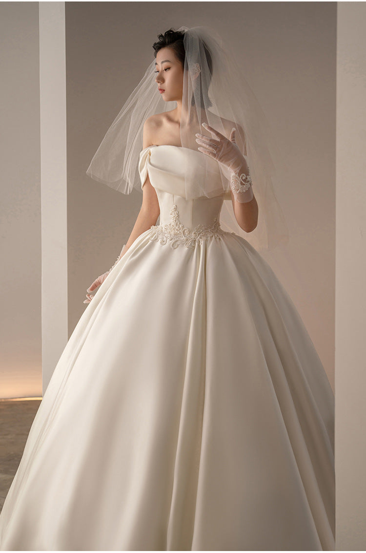 Satin femme hors-épaule Mode rétro Trailing Robe de mariée