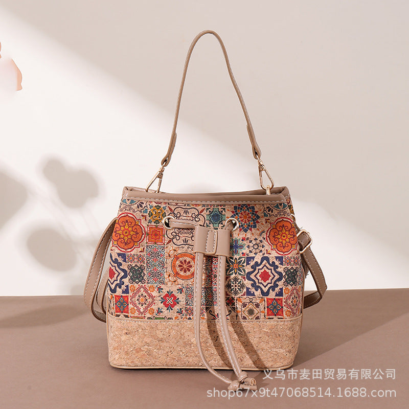 Vieux sac de rangement imprimé de grande capacité pour femmes avec extérieur en bois et en bois