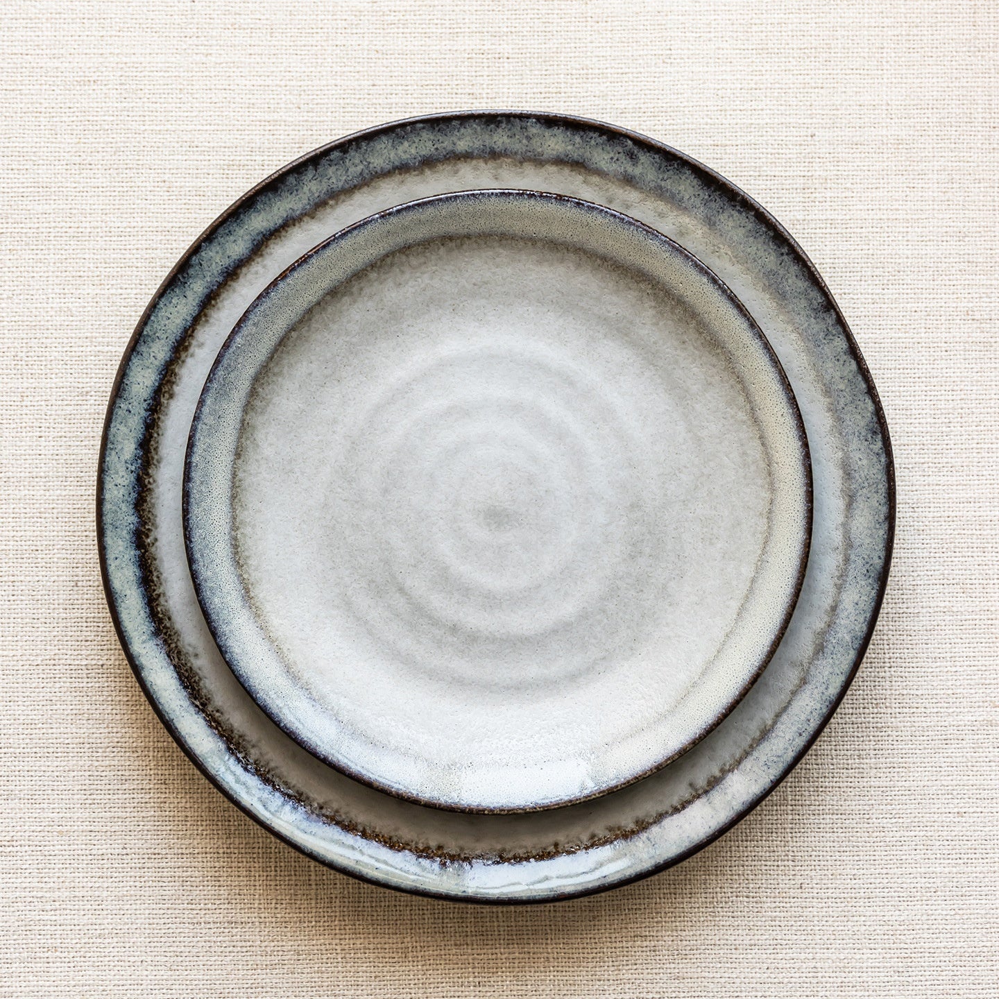 Ensemble de vaisselle en céramique pour usage domestique
