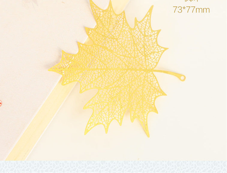 Motif de papier créatif en métal Plaqué creux Feuille d'érable Tassel Apricot Feuille Signet