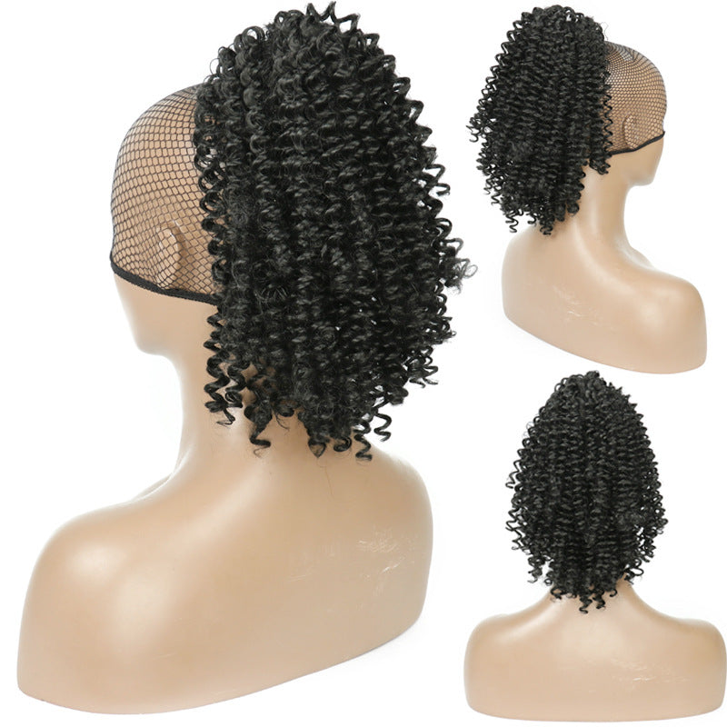 Tête de cheveux bouclés en fibre chimique