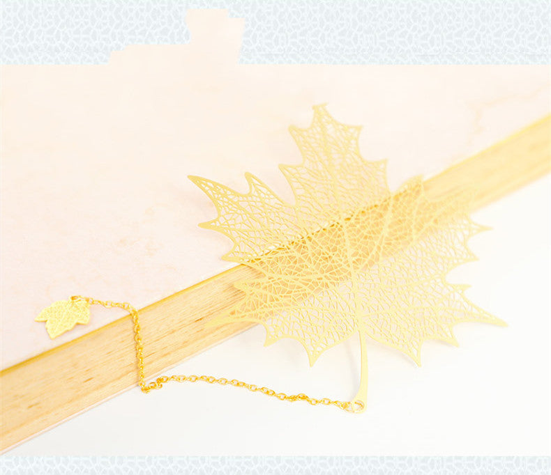 Motif de papier créatif en métal Plaqué creux Feuille d'érable Tassel Apricot Feuille Signet