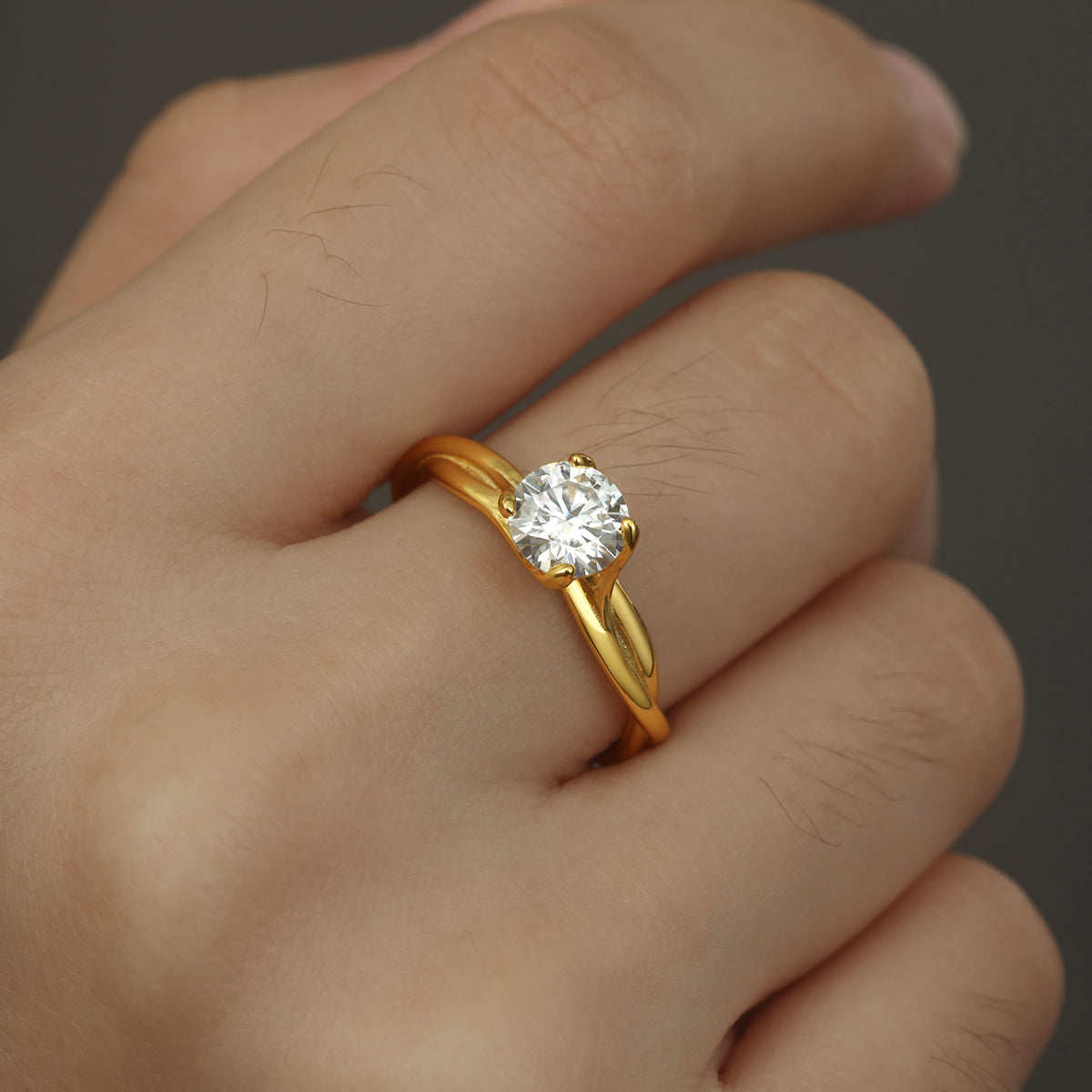 S925 Argent plaqué or 6,5mm Anneau de Moissanite Bande de verrouillage torsadée D Couleur VVS1 US Si