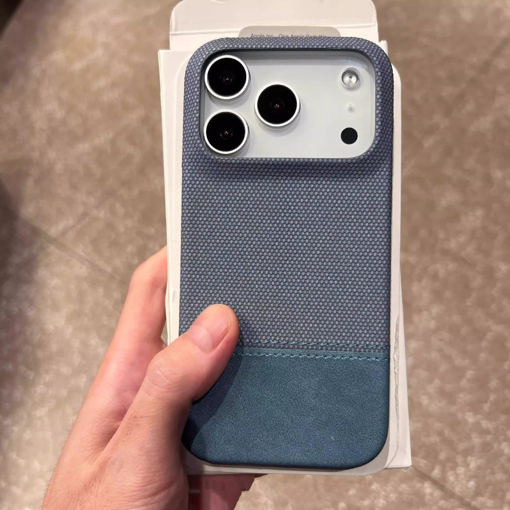 Smartphone Case en cuir végétalien avec une texture tissée et une fixation magnétique
