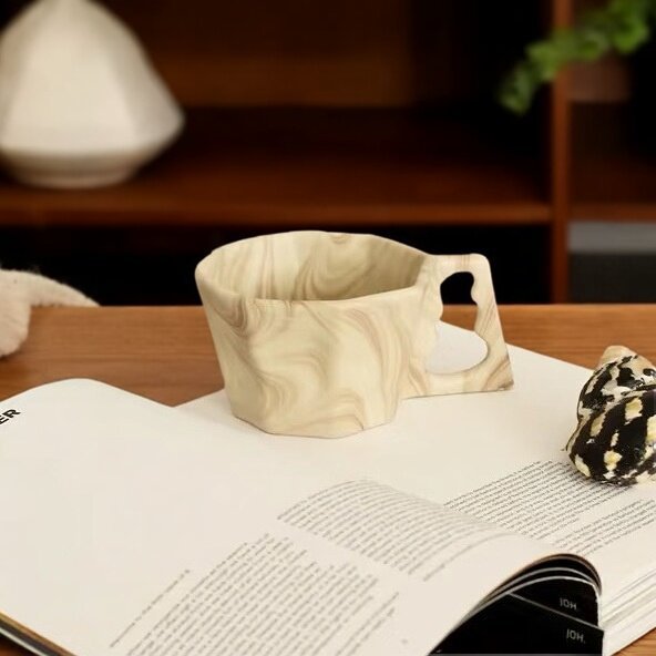 Mug Octagonal style encre-wash minimaliste