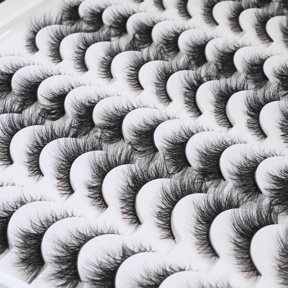 Les faux cils 3D sont multicouches