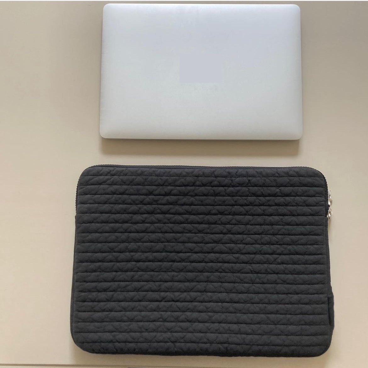 Sac portable antiséisme blanc noir portatif