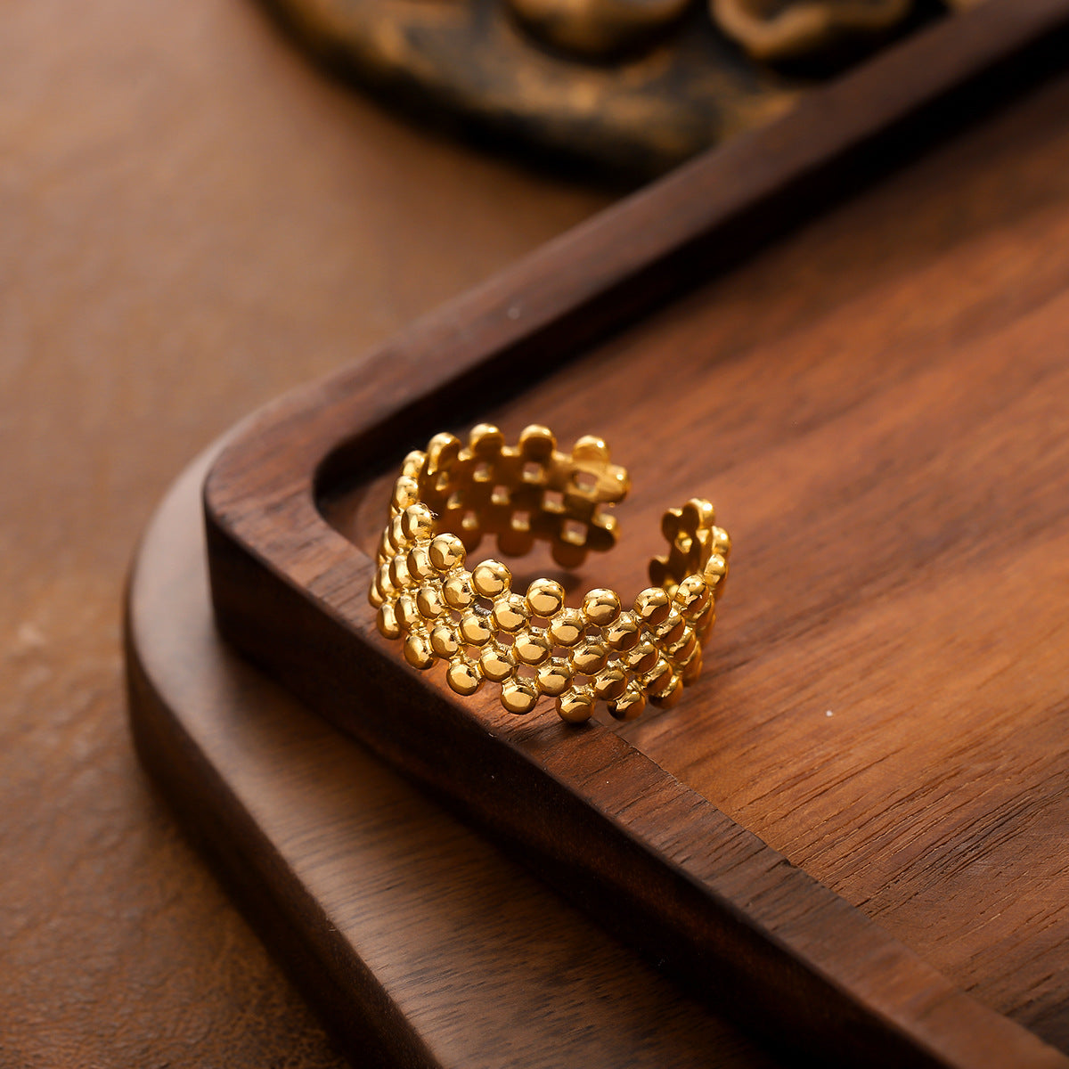 European And American Light Luxury Retro Titanium Steel Ring Gold Collection Niche Design
