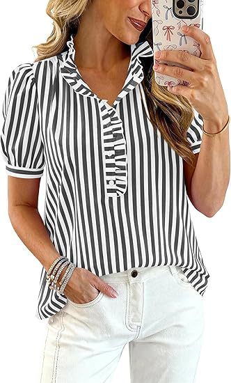 Chemise à manches courtes à manches courtes à manches courtes avec boutons en V-Neck
