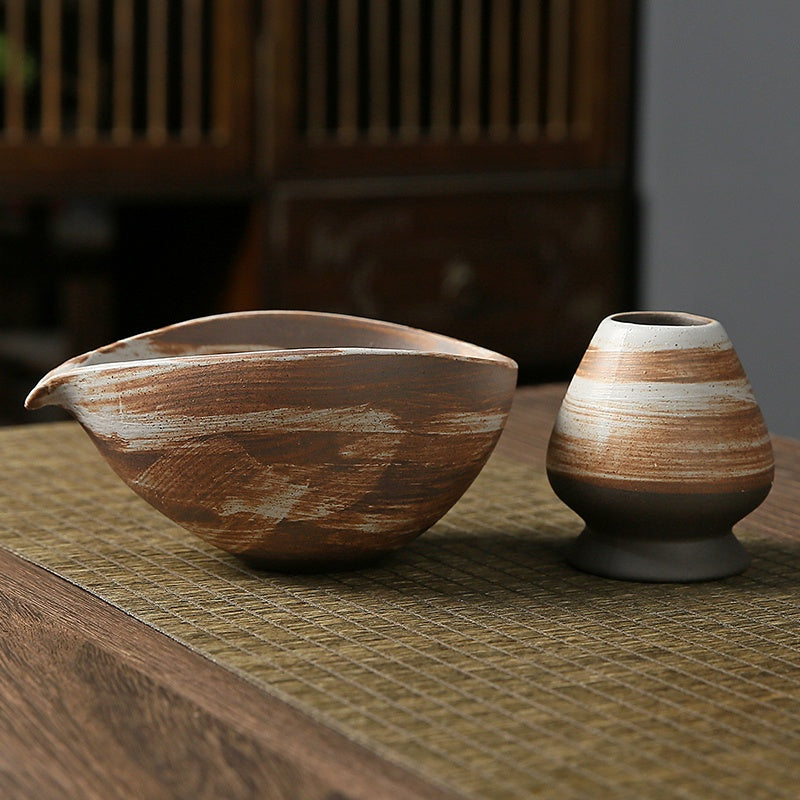 Ensemble de thé pour faire le matcha avec la poterie grossière