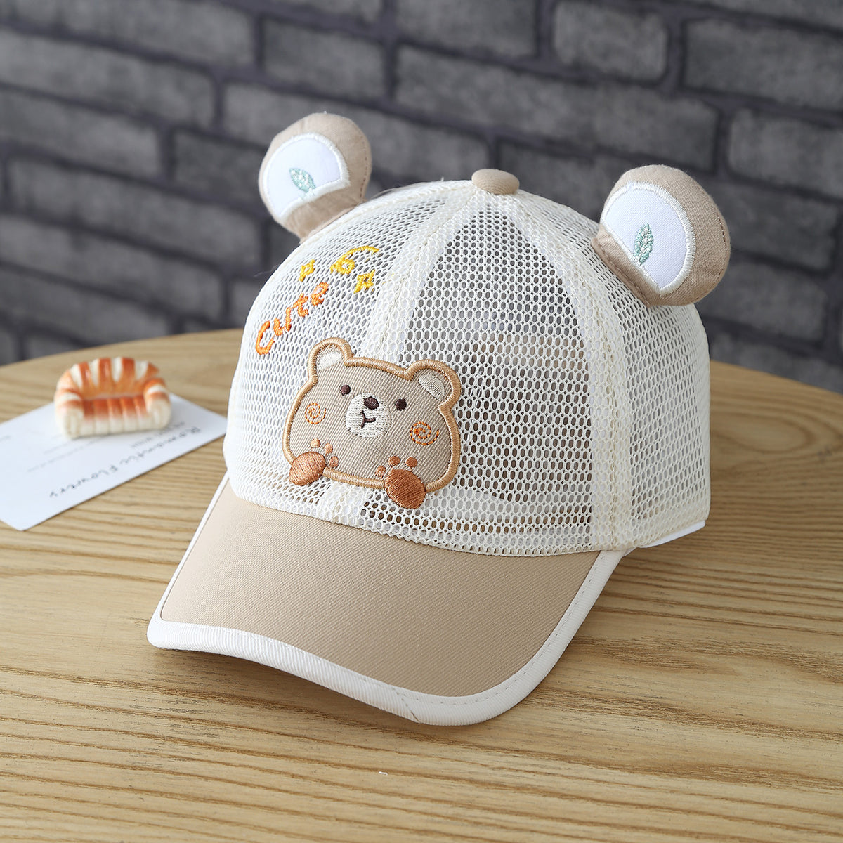 Animal de cartoon brodé doux et adorable pour enfants. Jolie casquette de baseball avec Brim. Ava