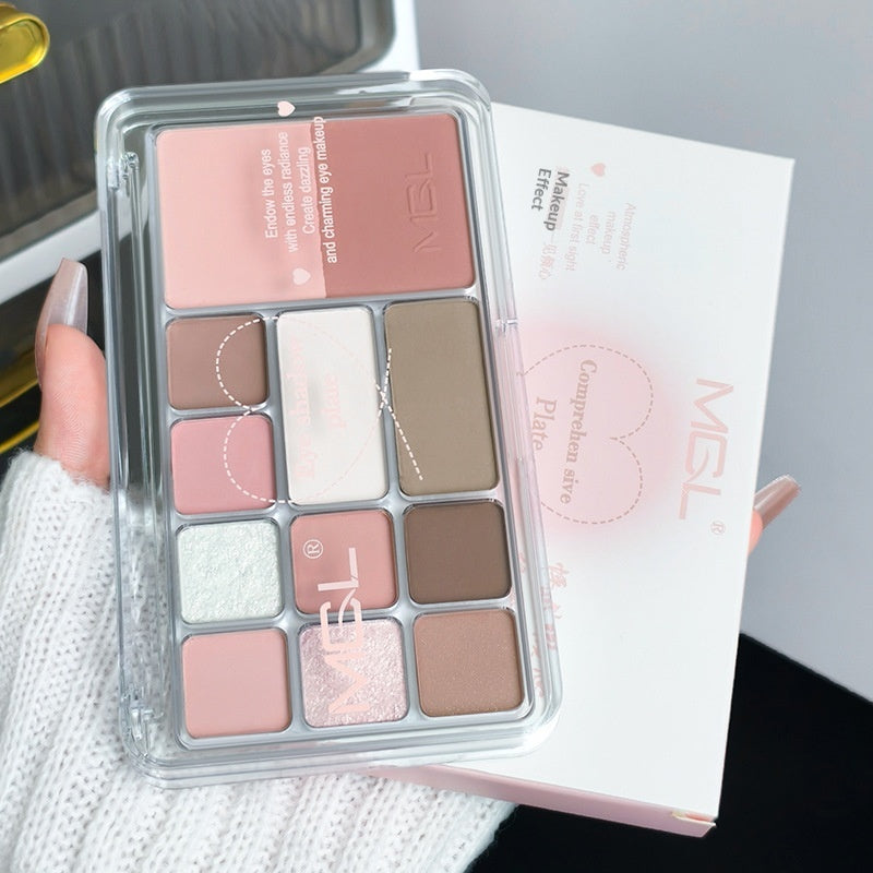Love at First Sight All-in-One Powder Palette 12 nuances pour chaque jour AutomneHiver maquillage