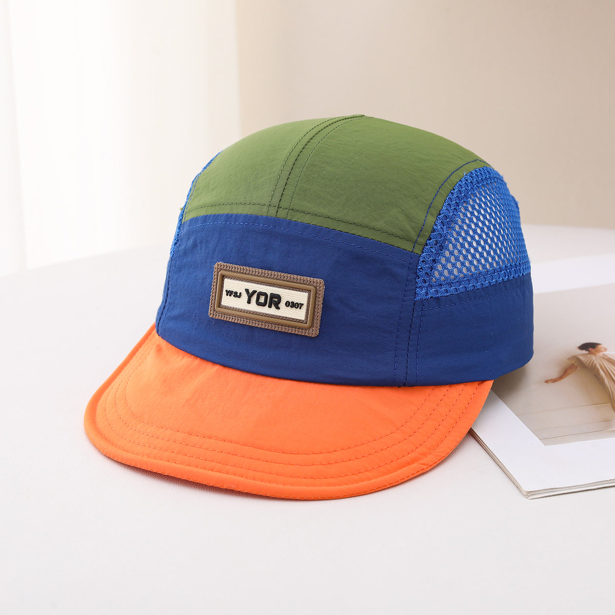 Men's and Women's Multi-color Letter Patchwork Mesh Sun Protection Breathable Quick-drying