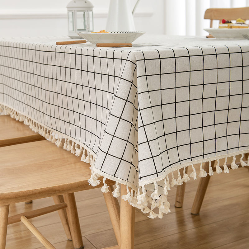 Peintre à huile rétro utilisant une nappe carrée