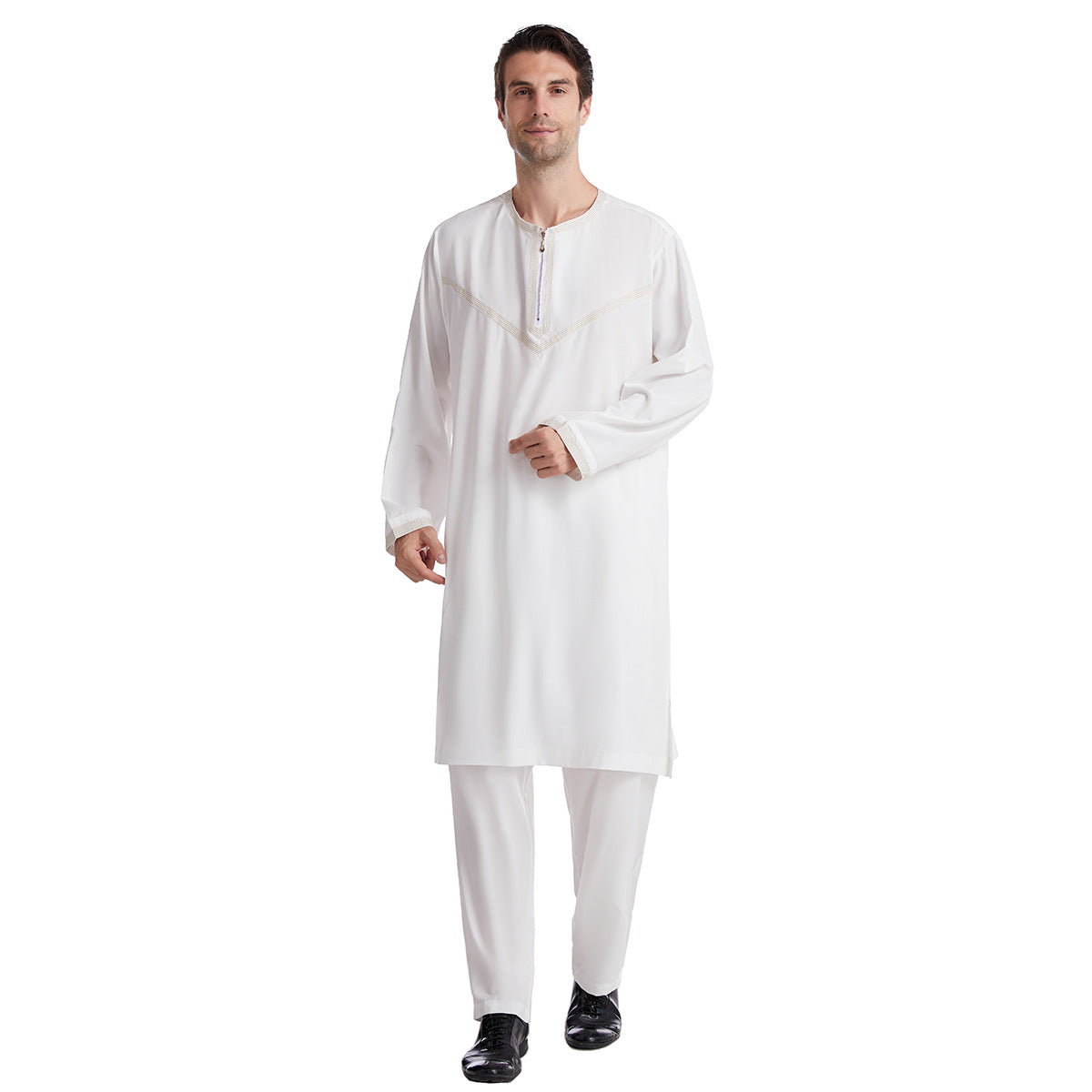 Robe en polyester brodé pour hommes