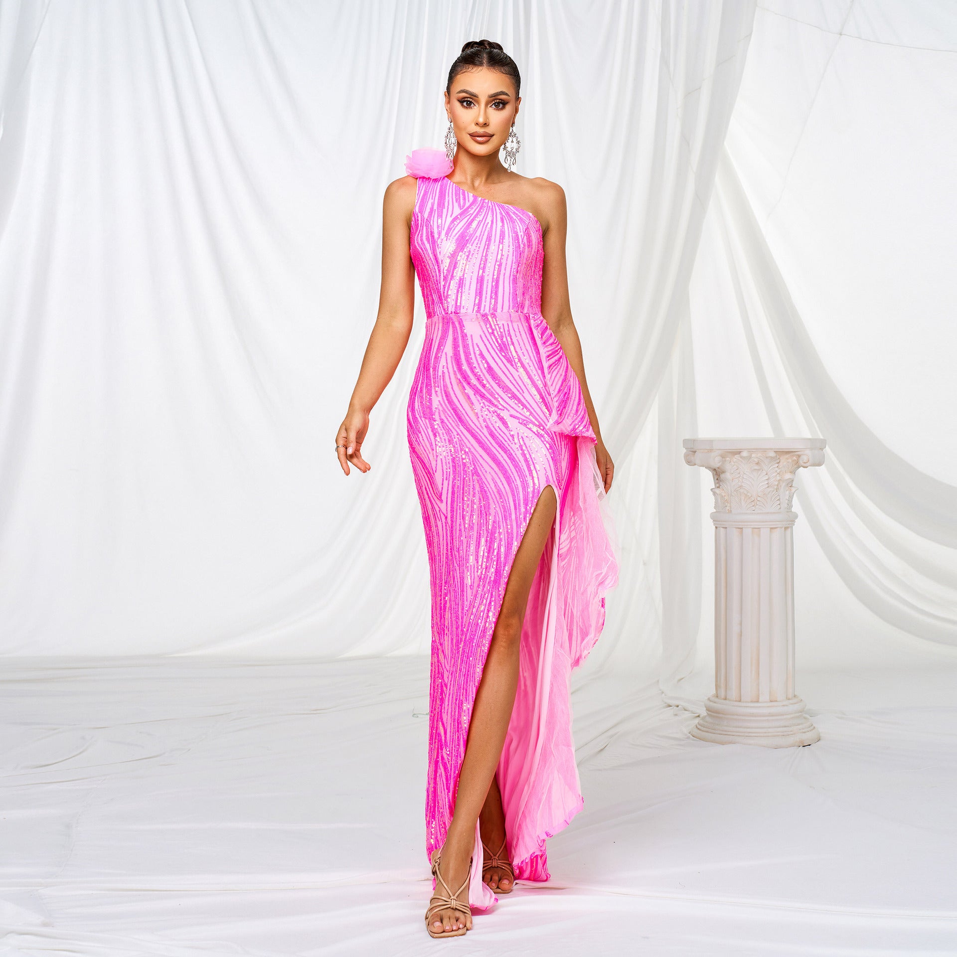Une épaule Collier diagonal Robe de soirée à fente pailletée