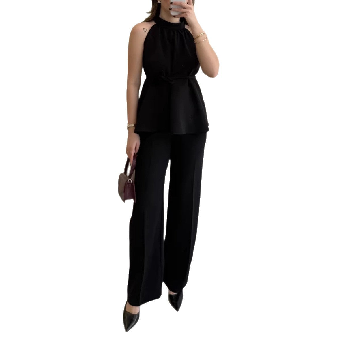 Simple set of sleeveless top and wide leg pants