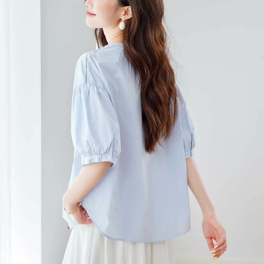 Light blue women's short-sleeved shirt