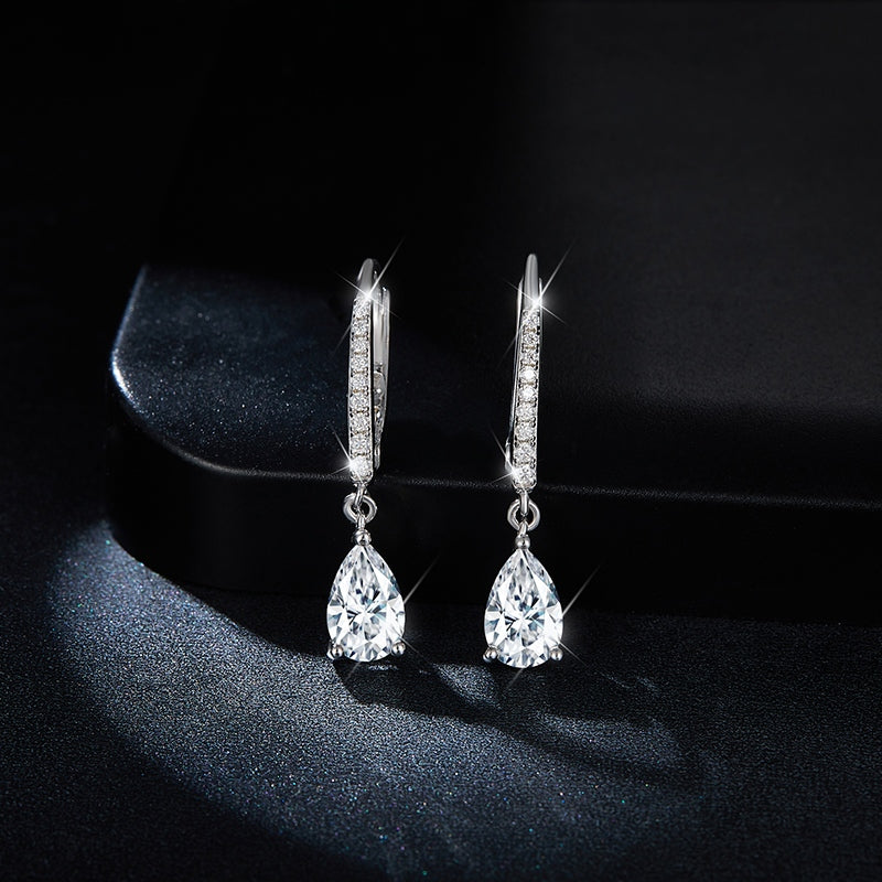 S925 Argent Sterling 5x8mm Poire coupée Moissanite Boucles d'oreilles Drop Teardrop avec Pave Hoo
