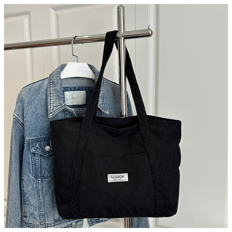 Large capacity casual and versatile shoulder bag