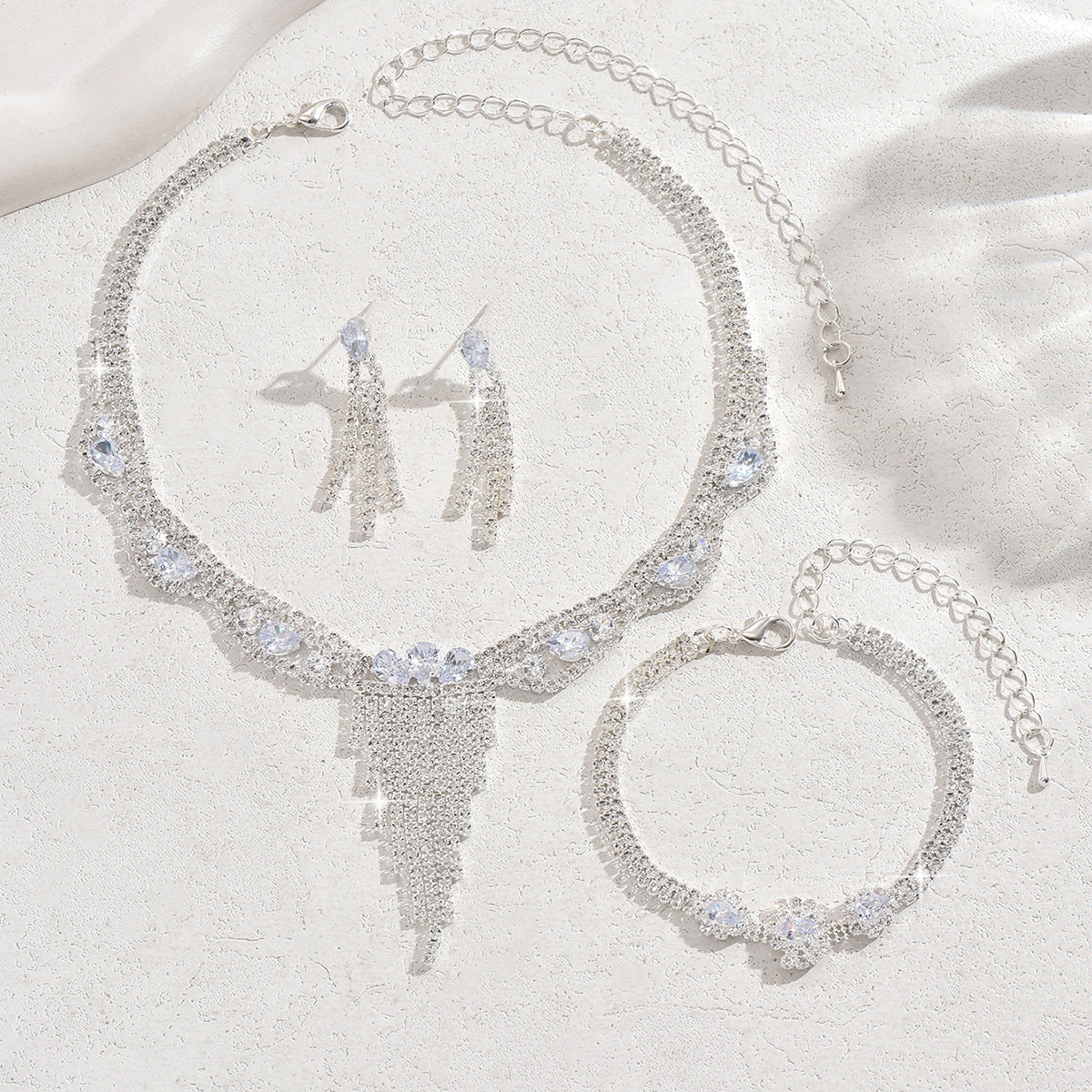 Boucles d'oreilles légère de luxe et haut de gamme Zircon Tassel Flower Drop