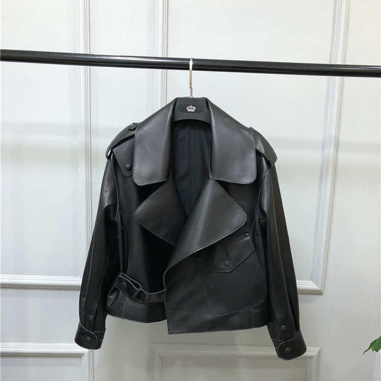 Veste courte en cuir pour femmes