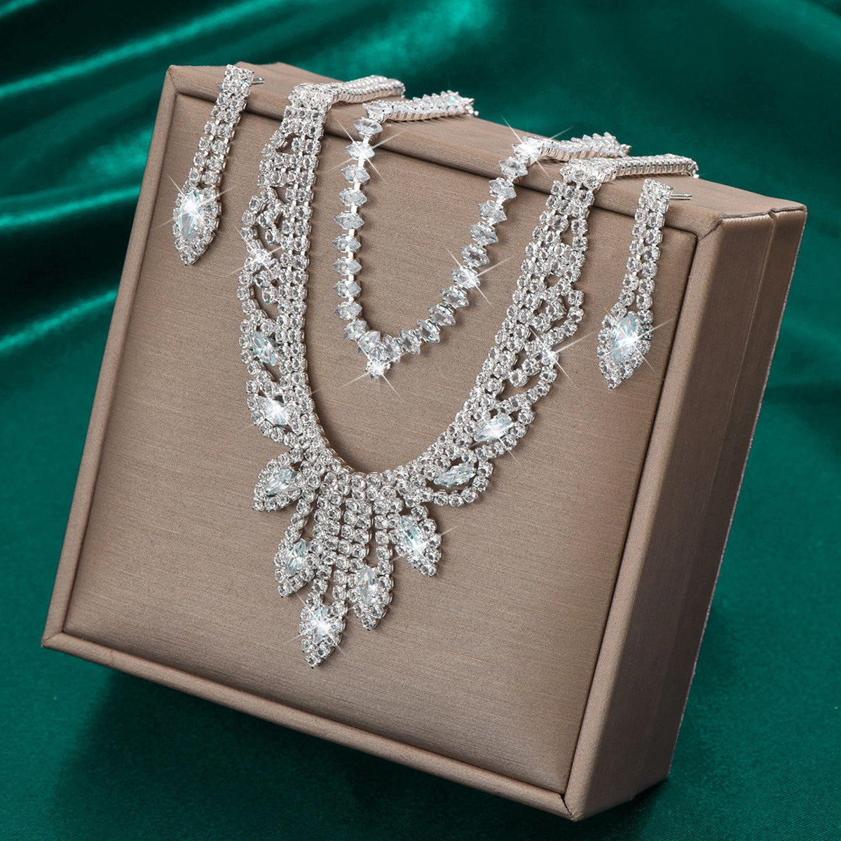 Collier fleur de Zircon haut de gamme