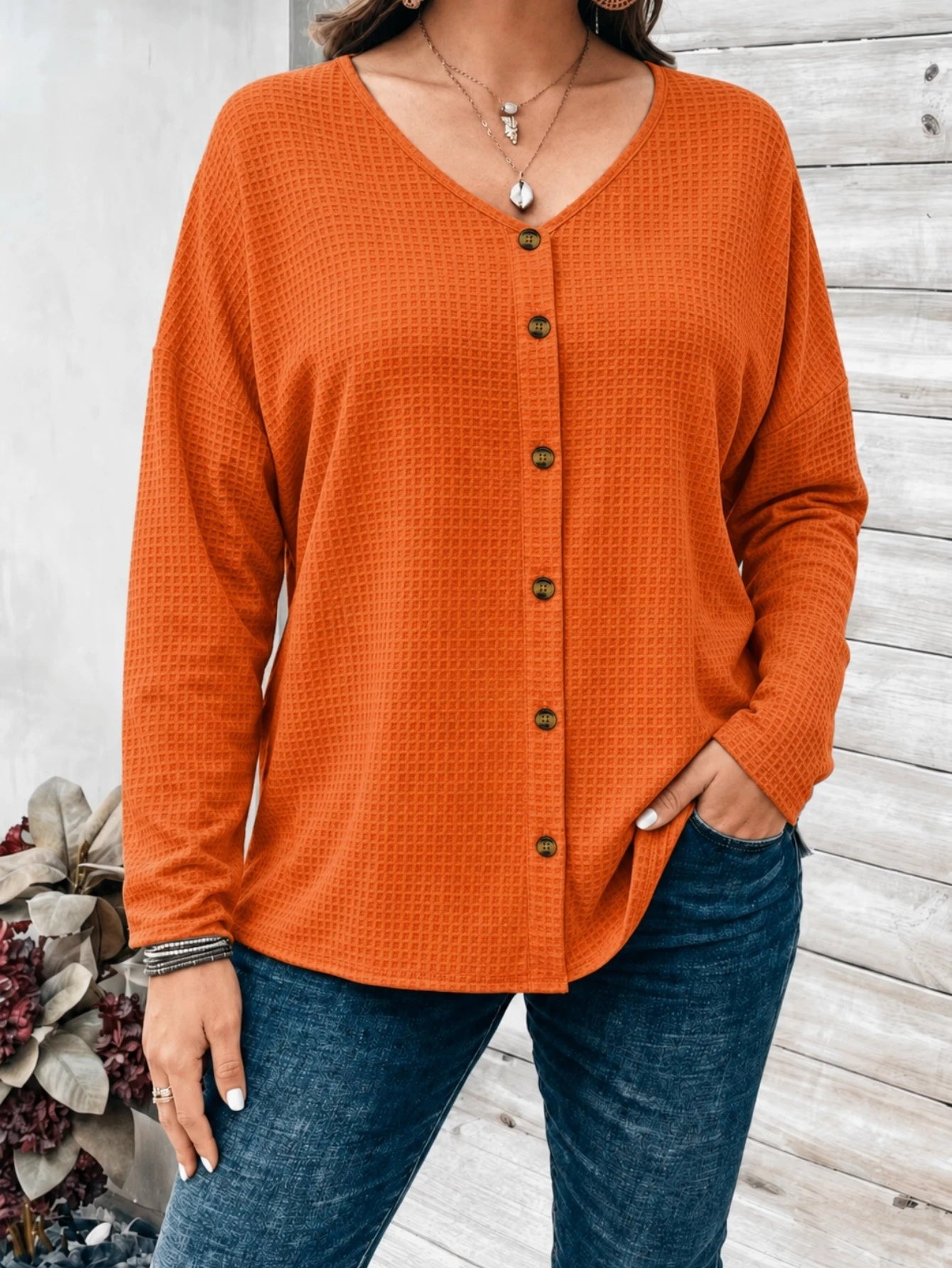 Blouse féminine avec épaules longues