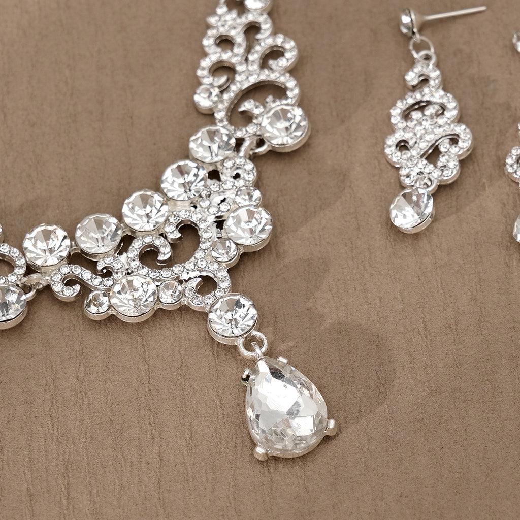 Boucles d'oreilles et colliers en Strass Pearl