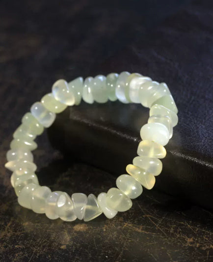 Bracelet de perles d'agate noir irrégulier