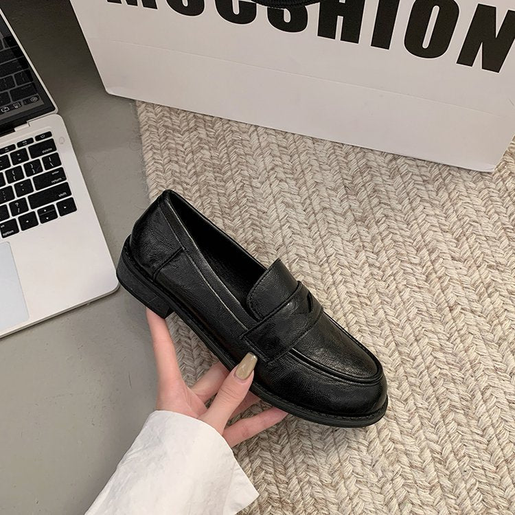 Mocassins plats en cuir doux noir pour femmes