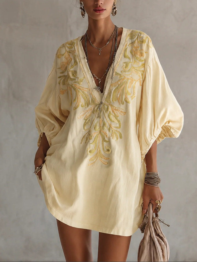 Robe à col V profond à imprimé floral avec un petit motif herbacé