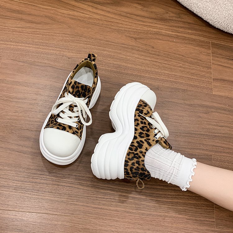 Les femmes BigHead Blanc Sneakers UglyCute Style