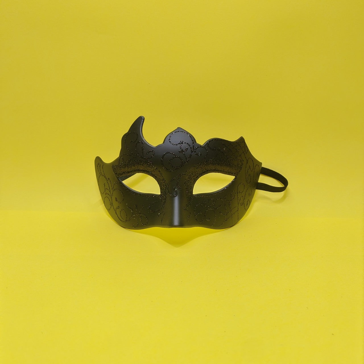 Masque de demi-face peint de Carnaval