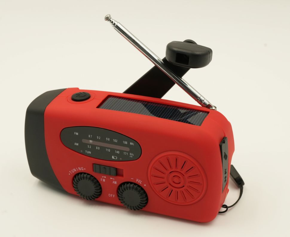 Radio solaire rouge 2000mAh en plastique radio bande complète avec port USB et haut-parleur intégré