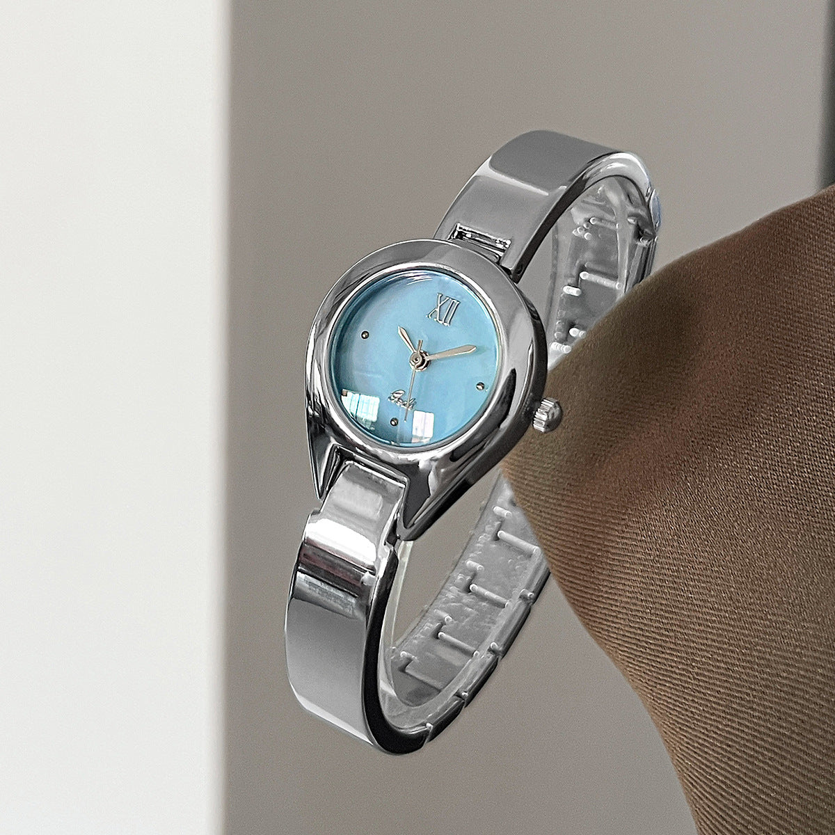 Luxury Luxury Minority High-grade Ins Style Montre Quartz pour femme