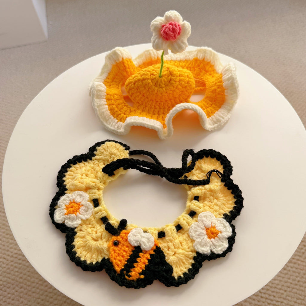 Chapeau de fleur de printemps et ensemble de bib de chat et de grenouille de chien