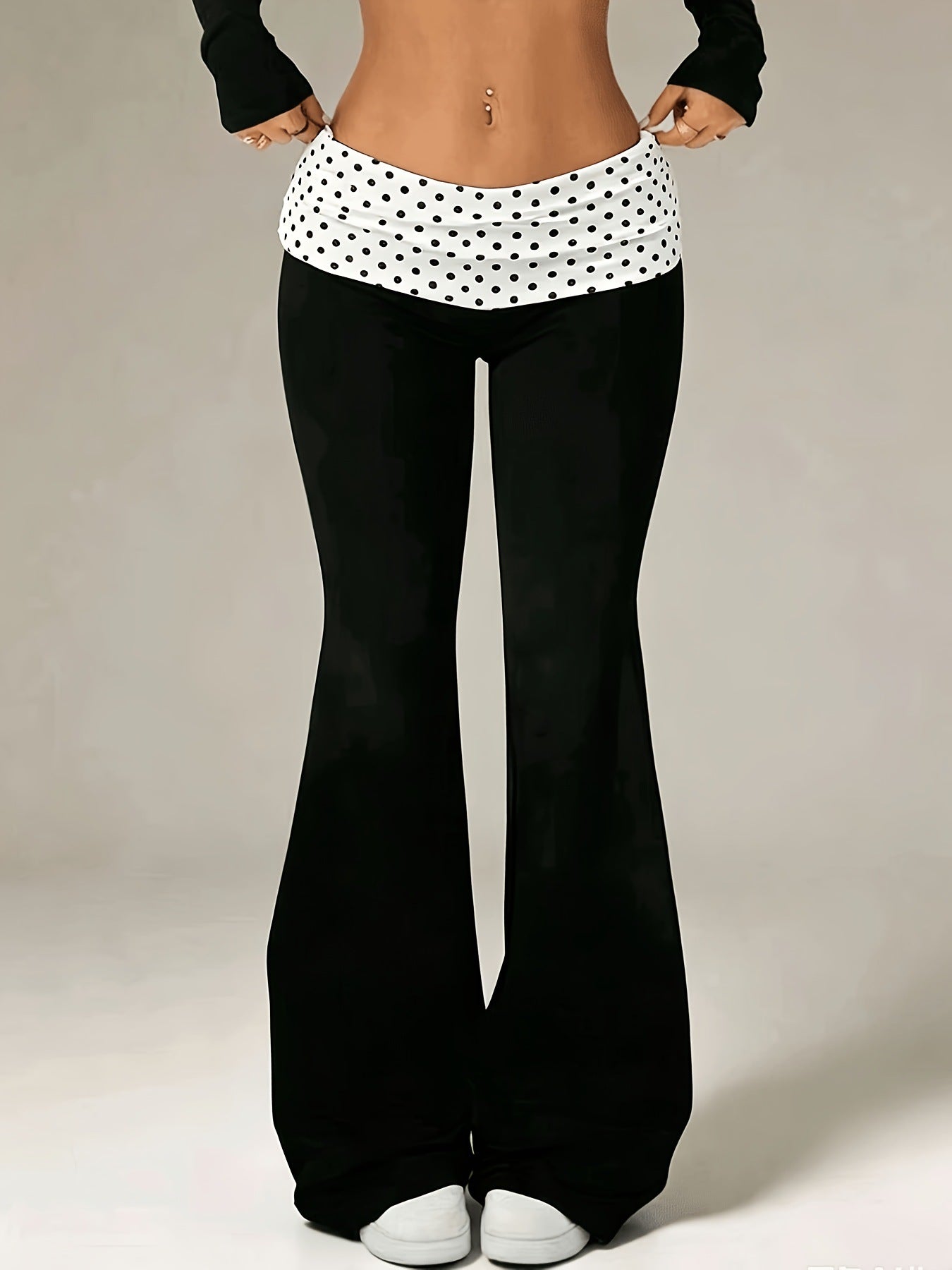 Pantalons élastiqués évasés pour le corps