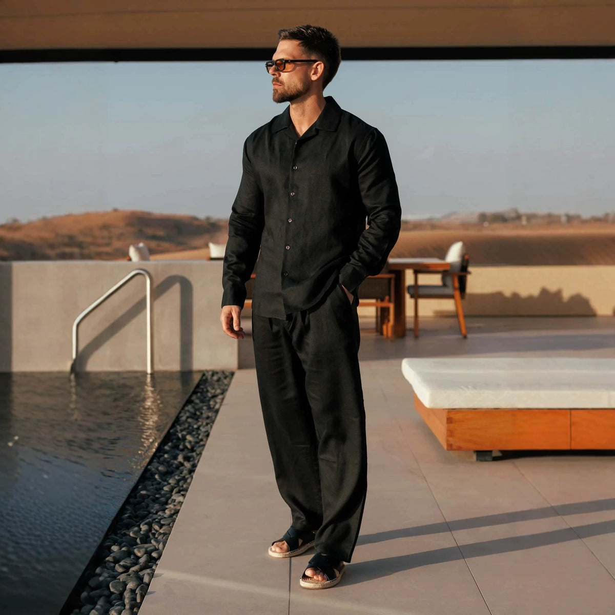 Chemise à manches longues et pantalons droits