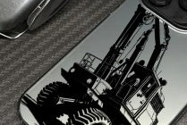 Excavateur IPhone16Pro téléphone cas laser
