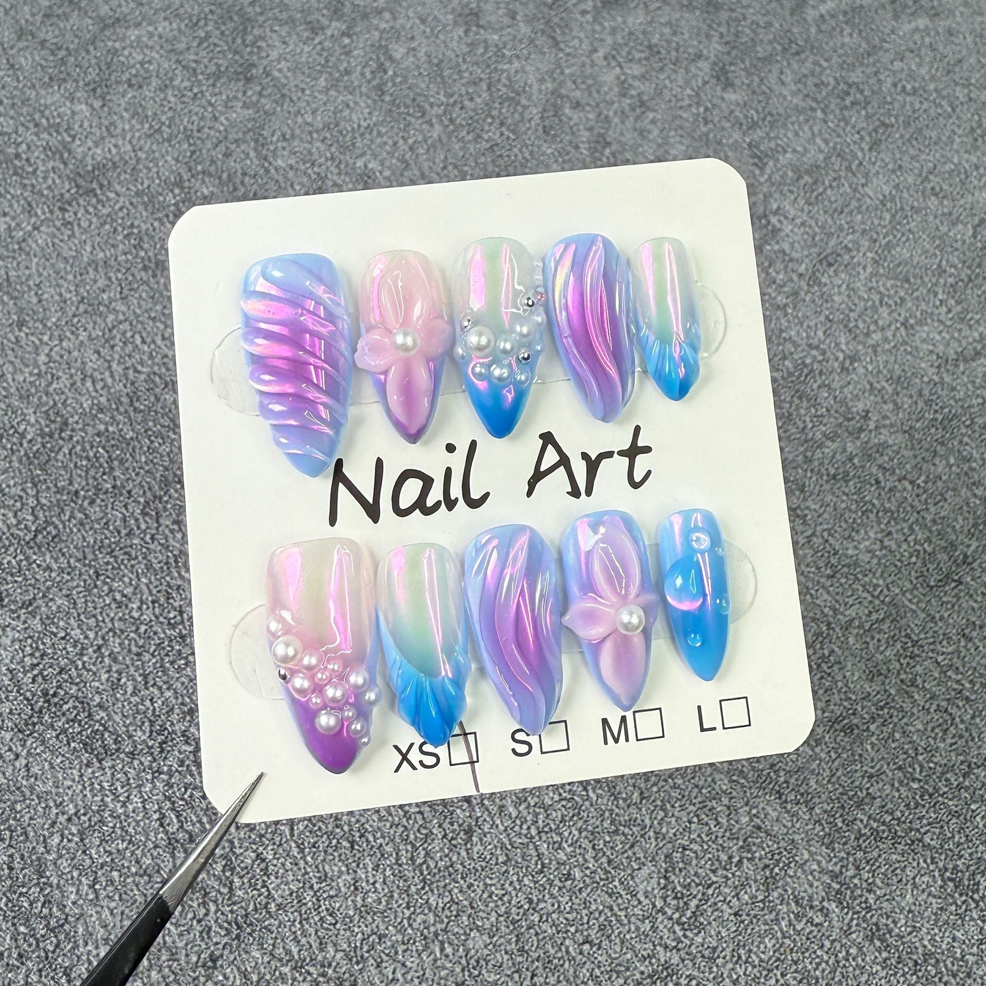 Art à ongles sculptés en trois dimensions avec des motifs de relief pour des manicures portables