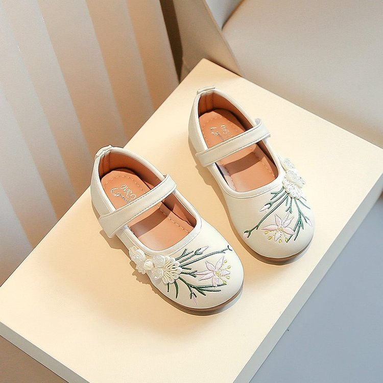 Chaussures de filles de style antique