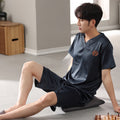 Short-sleeved pyjama shirt and shorts