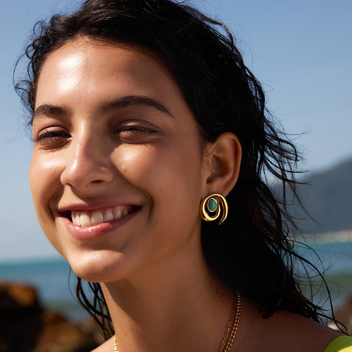 Boucles d'oreilles en acier au titane or 18k Niche et bijoux d'oreille Labradorite sophistiqués
