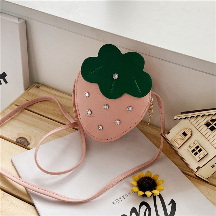 Filles mignon fraise corps croisé hommes et femmes bébé pièce sac de décoration
