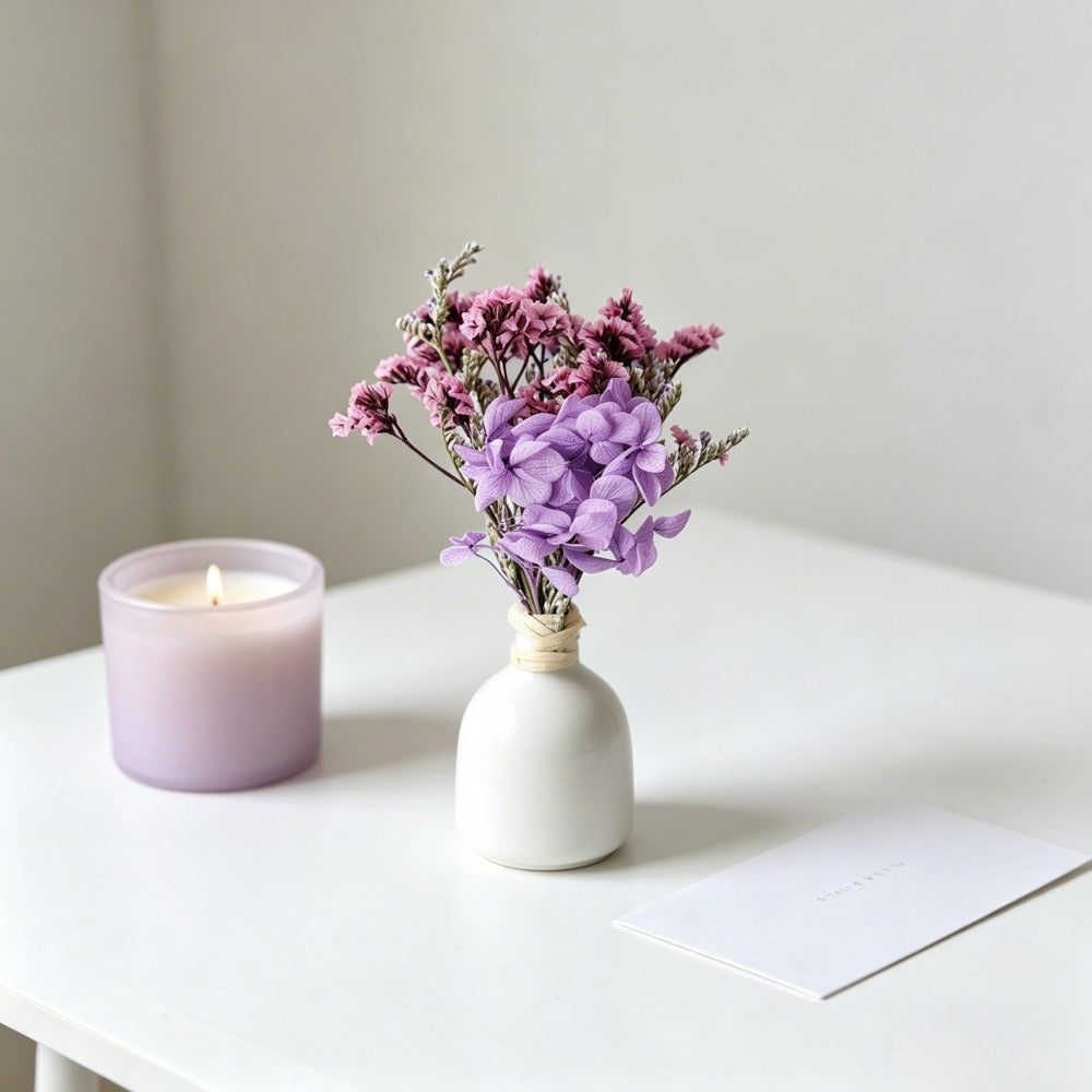 Set de 6 Mini Bouquets de fleurs séchées pourpre avec des Hydrangeas et des Verts de remplissage